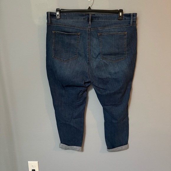 Loft plus modern skinny  Women's Blue Distressed Jeans. Size 22 loft plus jeans - Picture 4 of 5